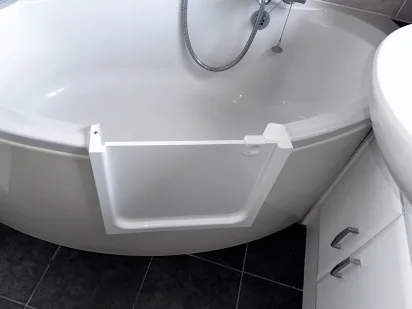 The same panel with the watertight UDOOR® door fitted